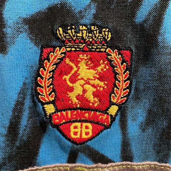 BALENCIAGA SS23 MUD SHOW RARE DISTRESSED SKATER TEE - Picture 7 of 7